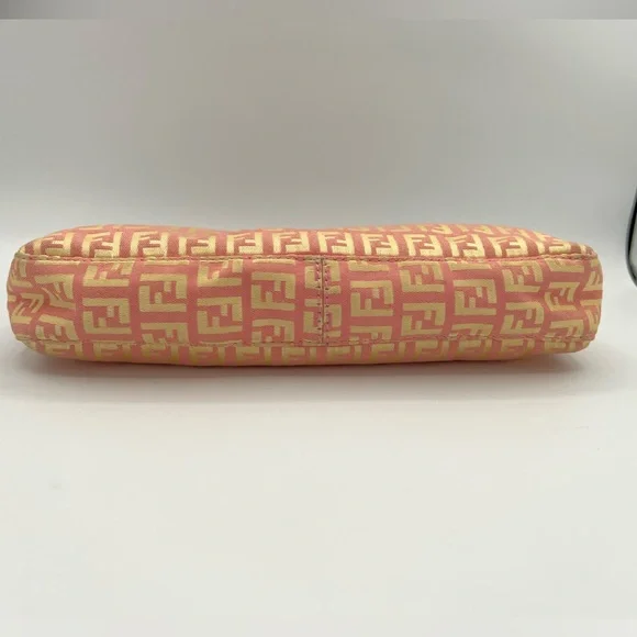 Fendi Jaquard Zucchino Baguette Pink and Gold Shoulder Bag w/Dust Bag and COA - Picture 4 of 16